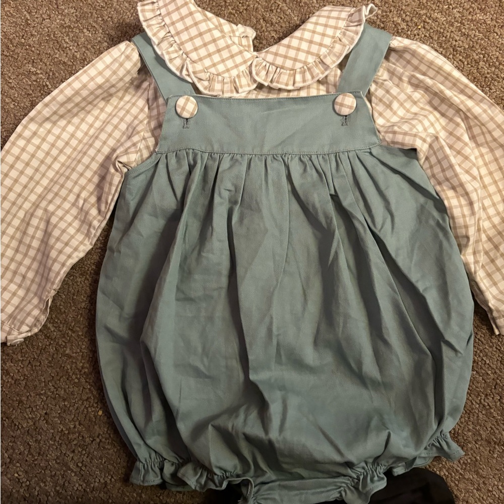 Bubble set with plaid undershirt